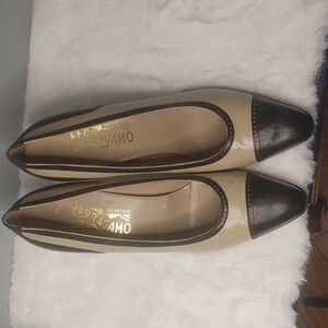 Vintage Salvatore Ferragamo Spectator Pumps 10AA Made In Italy Black/Taupe